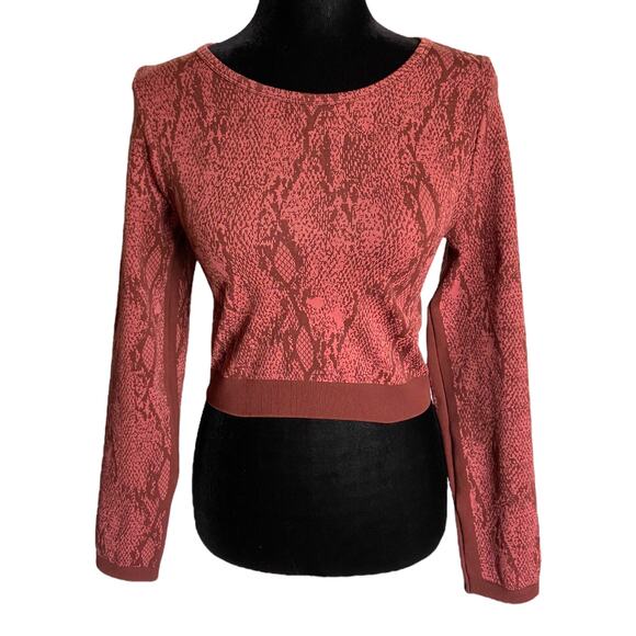 Fabletics Womens Top Size L Kamila Seamless Long Sleeve Cherry Mocha Reptilia - Picture 4 of 7